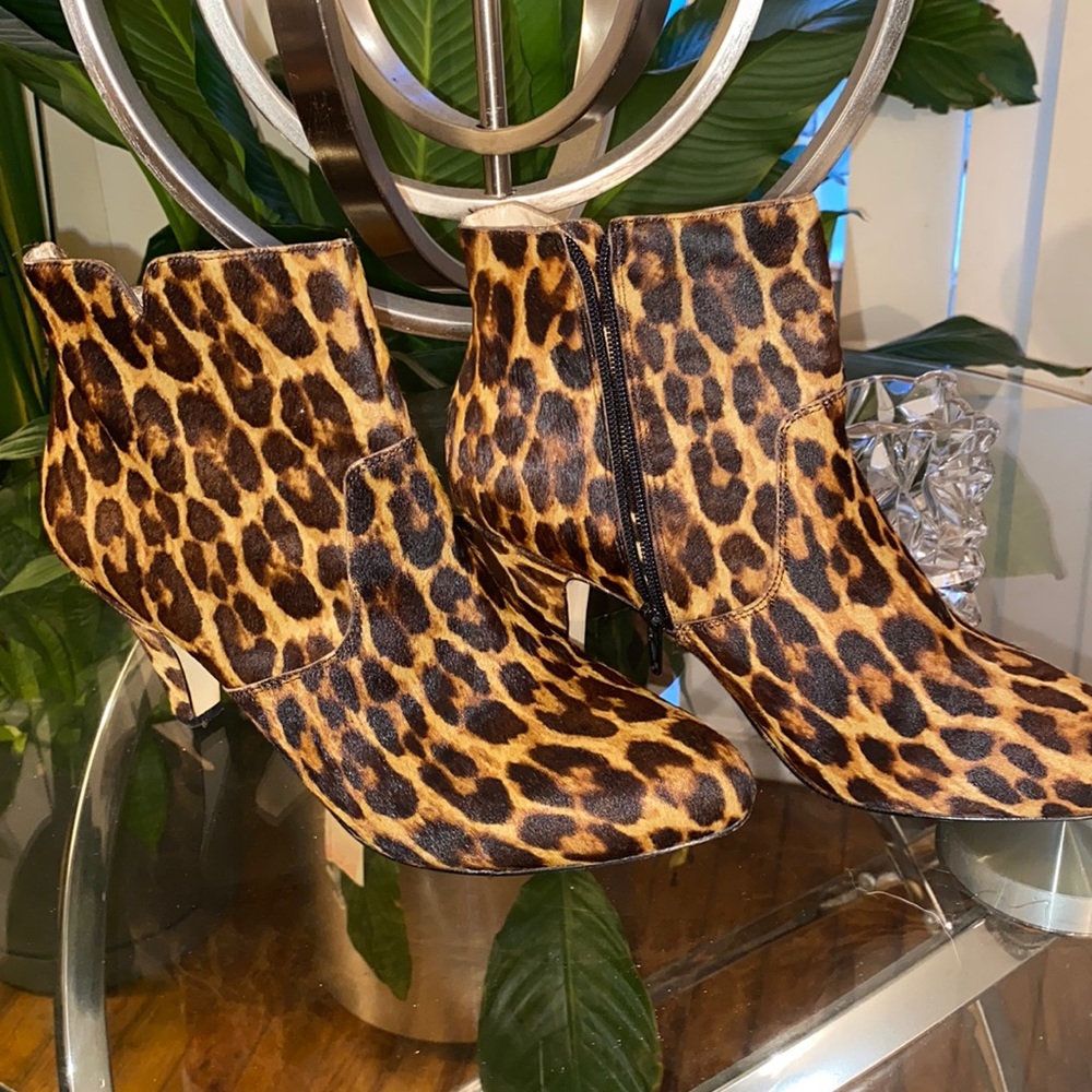 INC International Concept Brown Leopard Print Calf Hair Ankle Booties Size 9.5